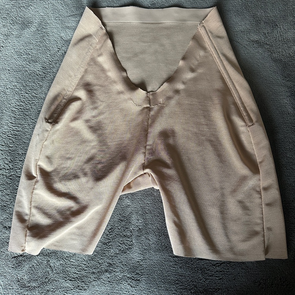 SKIMS SHEER SCULPT LOW BACK SHORT - Picture 8 of 9